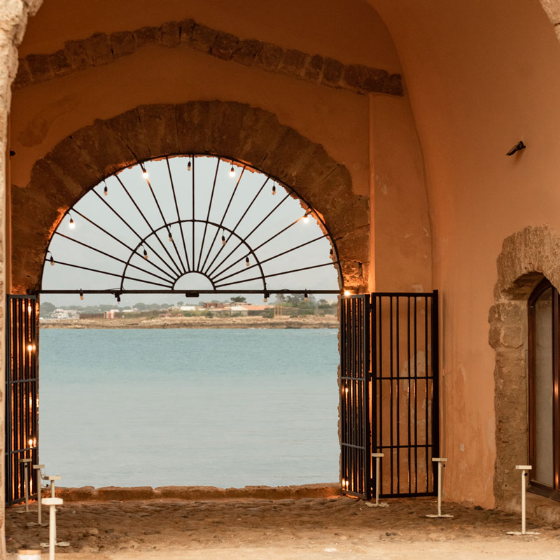 arco con vista sul mare